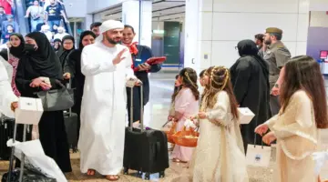 دبي تستقبل الحجاج العائدين إلى الدولة بختم “الإمارات ترحب بعودة الحجاج”